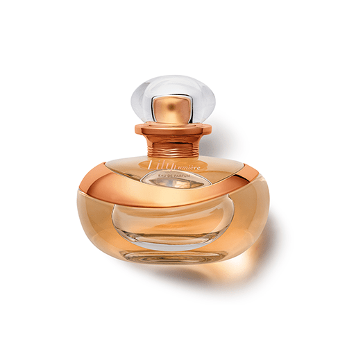 Com essa inspiração feminina, Lily Lumière traz a luminosidade e intensidade da Flor de Laranjeira. Feito por e para mulheres que juntas encontraram na sororidade o caminho a seguir.  O frasco exclusivo foi desenhado e produzido na França, berço da perfumaria mundial.